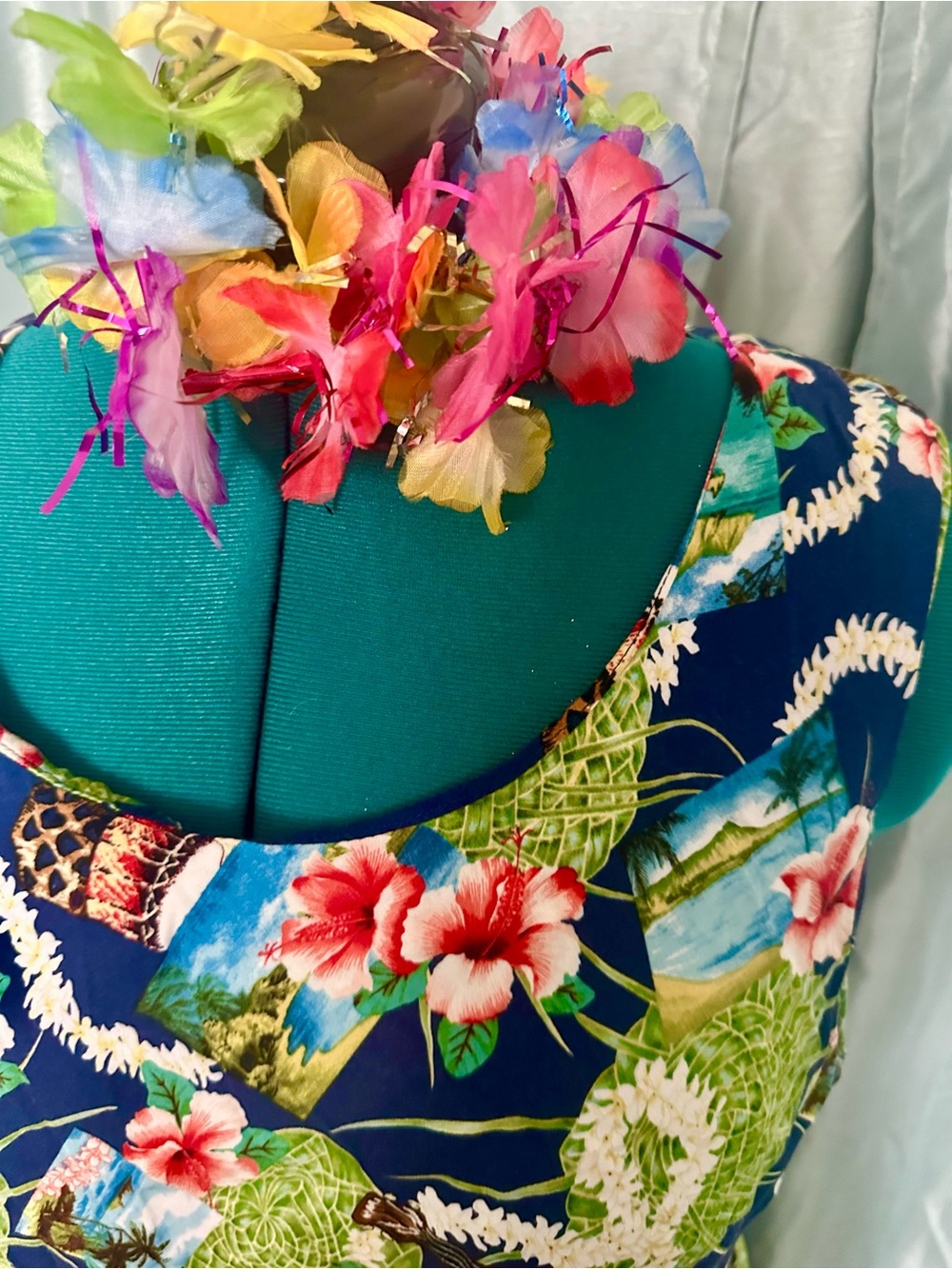 Hilo Hattie Navy Floral Hawaiian Midi Dress - Picture 2 of 7